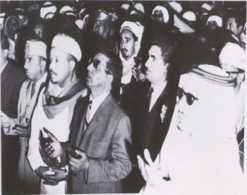 الشيخ عبد الله و الفريق حسن العمري والسيد أحمد الشامي عضوي المجلس الجمهوري و العقيد محمد شايف جار الله أثناء زيارة للملكة العربية السعودية 1971م بعد الاعتراف من المملكة بالنظام الجمهوري في اليمن .