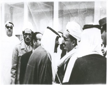 الشيخ عبد الله يزور المملكة العربية السعودية عام 1973م والأمير عبد الله بن عبد العزيز مستقبلاً له .