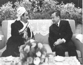 الشيخ عبد الله يلتقي في الصين اللاجئ السياسي الأمير نور دوم سيهانوك 1974م
