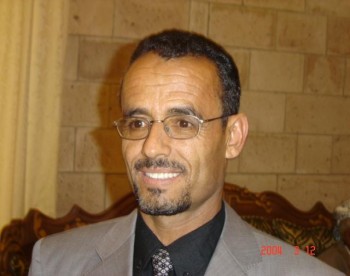الدكتور عيدروس النقيب عضو مجلس النواب ورئيس كتلة الإشتراكي في المجلس ضمن المستقبلين