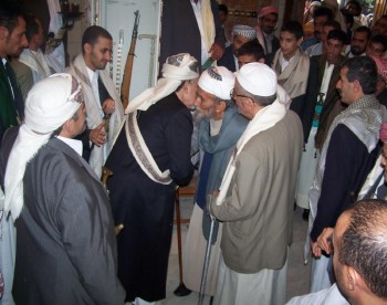 أيام العيد الشيخ عبد الله يستقبل المهنئون