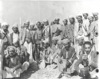 الشيخ عبد الله في ميادين الدفاع عن الثورة والجمهورية مع قبائل اليمن الشماء 1969م