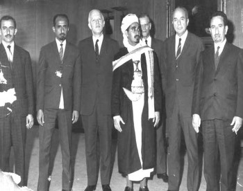 الشيخ عبد الله في زيارة برلمانية رسمية لألمانيا أكتوبر 1970م ويرى بجانبه الشيخ أحمد المطري والشيخ حود سرحان والعميد مجاهد أبو شوارب