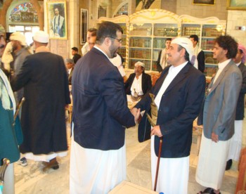 الشيخ صادق يستقبل المهنئين بعيد الفطر المبارك 1429هـ 