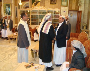 الشيخ صادق يستقبل المهنئين بعيد الفطر المبارك 1429هـ 