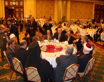 الشيخ صادق فى حفل استقبال ضم عددمن الشخصيات الاسلامية بمؤتمر مؤسسة القدس السادس بالدوحة 10-10-2008 