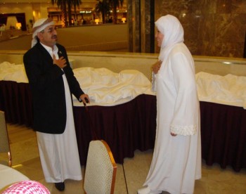 الشيخ صادق مع الدكتورة ياسمين الخيام بنت الشيخ الحصري  فى الدوحة عقب اختتام مؤتمر القدس السادس 14-10-2008