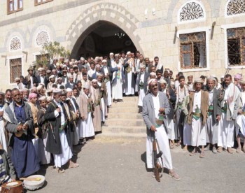الشيخ صادق يستقبل المهنئين - عيد الأضحى المبارك 1431هـ